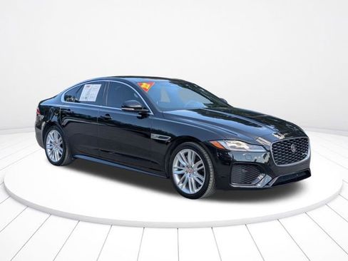 Used 2022 Jaguar XF R-Dynamic SE AWD/4WD image 2