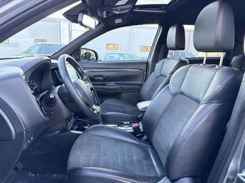 Used 2020 Mitsubishi Outlander LE AWD/4WD image 10