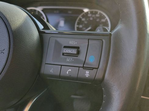 Used 2023 Nissan Rogue SL w/ SL Premium Package image 29