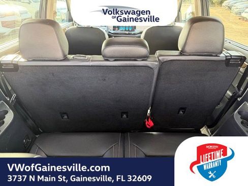 Certified 2025 Volkswagen Atlas SE image 7