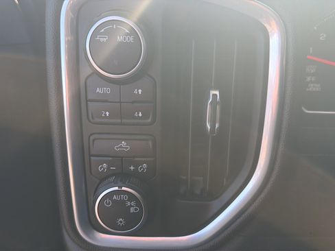 Used 2022 Chevrolet Silverado 1500 LT image 13