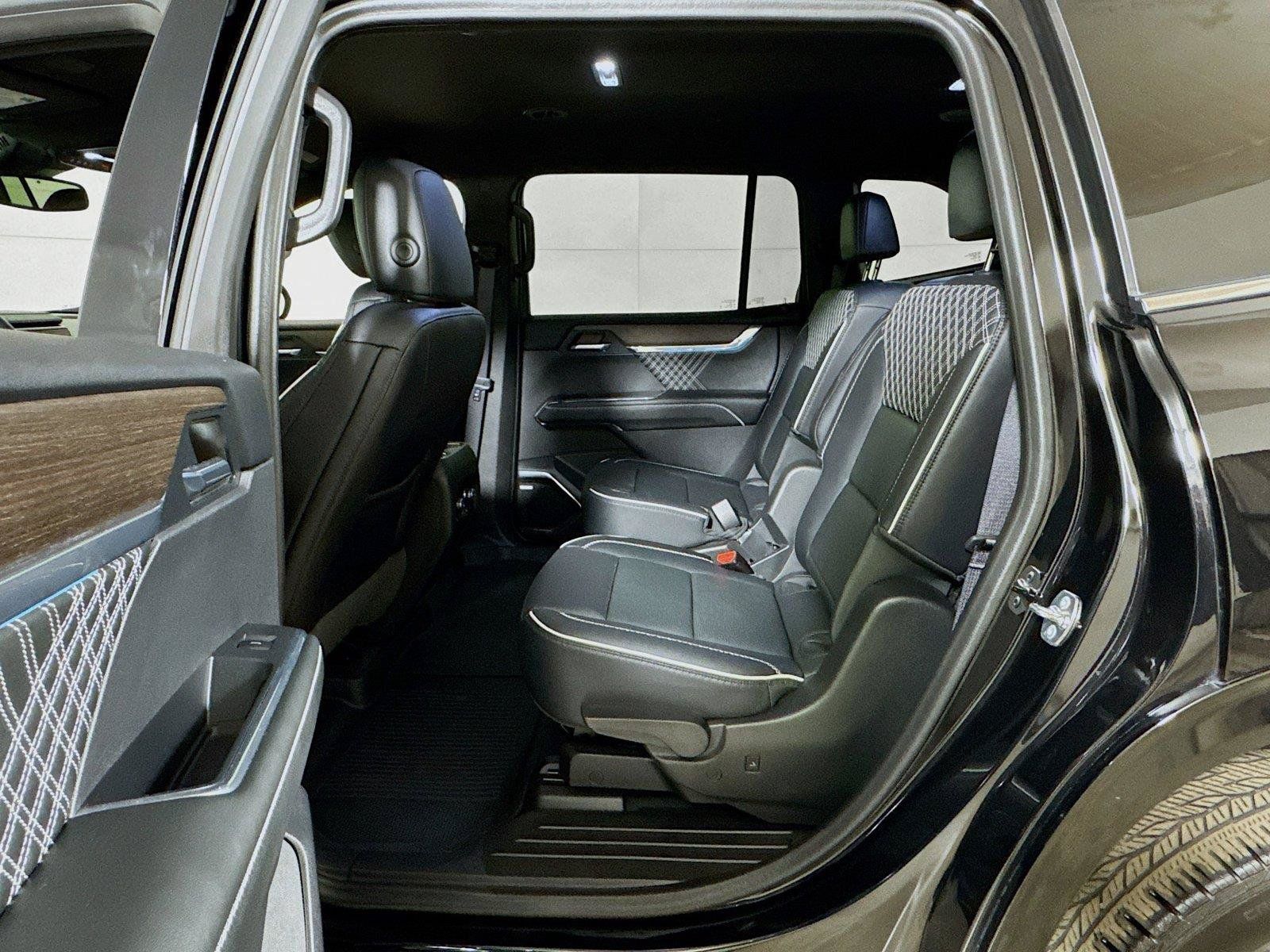 Used 2024 GMC Acadia Denali w/ LPO, Floor Liner Package AWD/4WD image 23