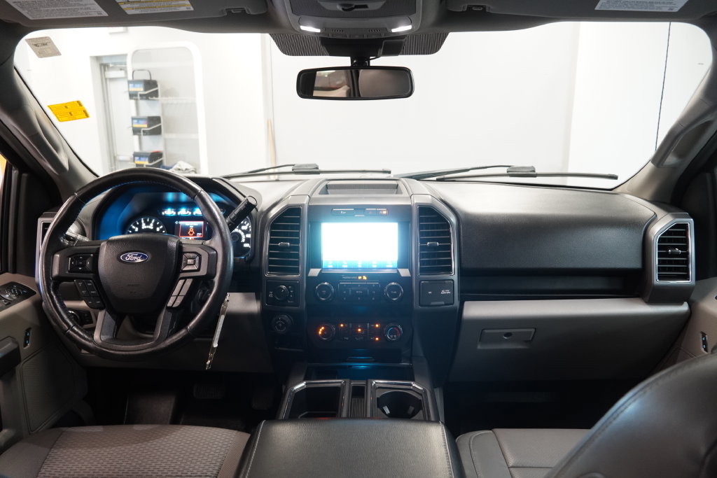 Used 2019 Ford F150 XLT w/ Equipment Group 302A Luxury AWD/4WD image 18