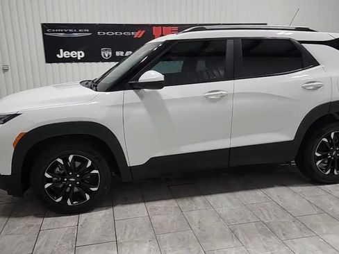 Used 2023 Chevrolet TrailBlazer LT FWD image 4