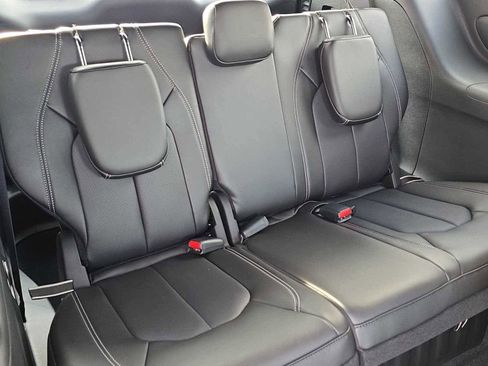 New 2026 Chrysler Pacifica Select image 30
