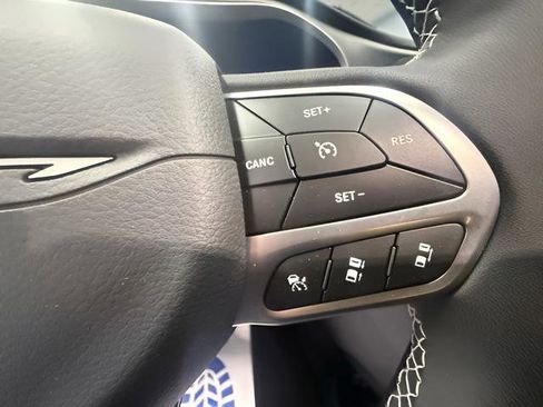 New 2027 Chrysler Pacifica Select FWD image 12