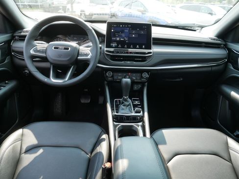 Used 2026 Jeep Compass Limited AWD/4WD image 10