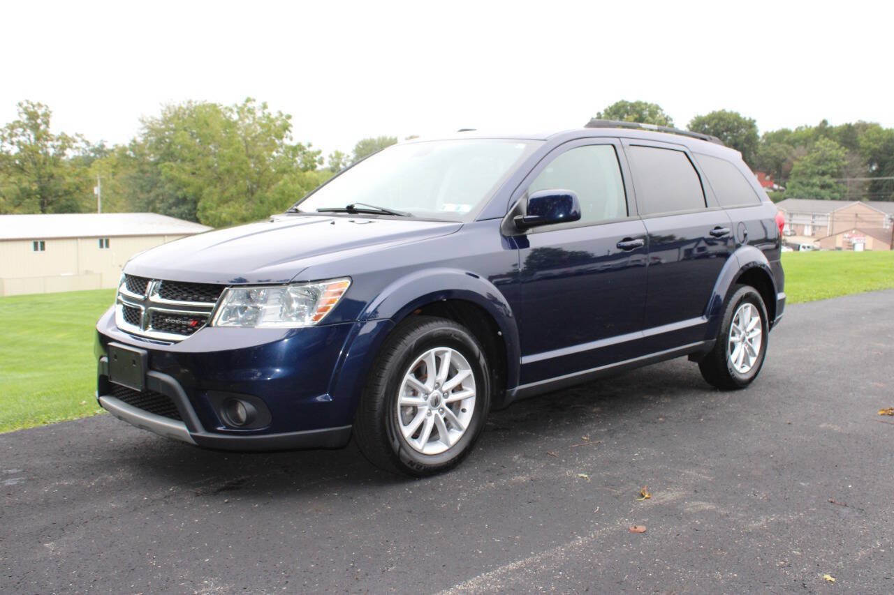 Used 2018 Dodge Journey SXT w/ Safe & Sound Group FWD image 3