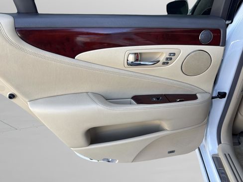 Used 2007 Lexus LS 460 image 19