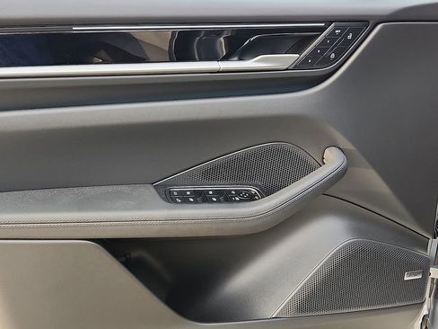 New 2026 Porsche Macan 4 Electric image 13