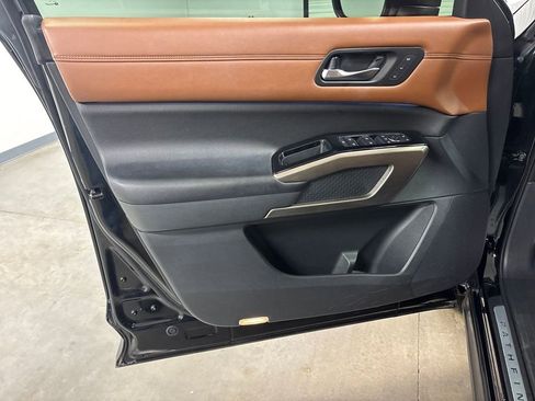 Used 2022 Nissan Pathfinder Platinum w/ Cargo Package image 21