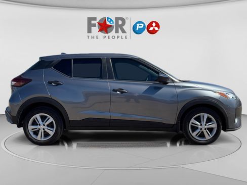 Used 2021 Nissan Kicks S FWD image 6