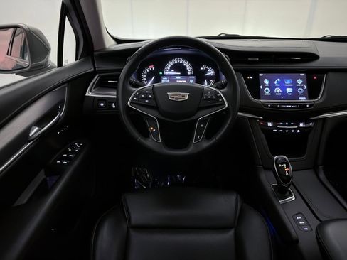 Used 2018 Cadillac XT5 Luxury image 30