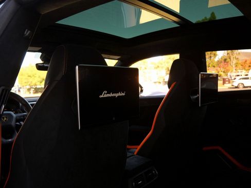 Used 2024 Lamborghini Urus Performante image 30