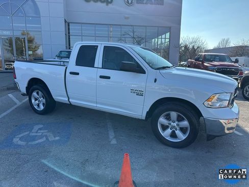 Used 2024 RAM 1500 Classic SLT AWD/4WD image 41
