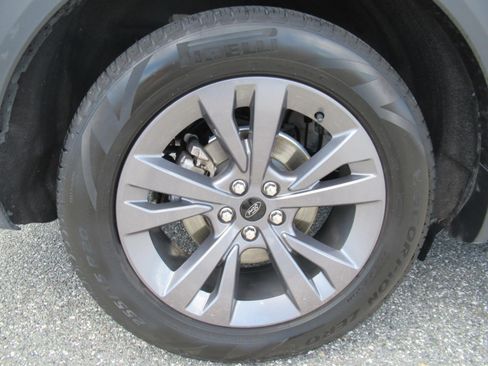Used 2023 Ford Explorer XLT w/ Equipment Group 202A RWD image 8