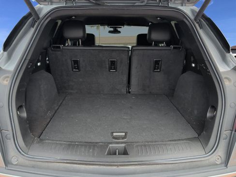 Used 2023 Cadillac XT5 Luxury w/ LPO, Floor Liner Package FWD image 23