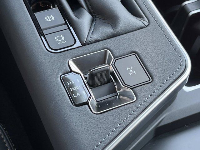 Certified 2026 Lexus GX 550 w/ Accessory Package (ZB) AWD/4WD image 39