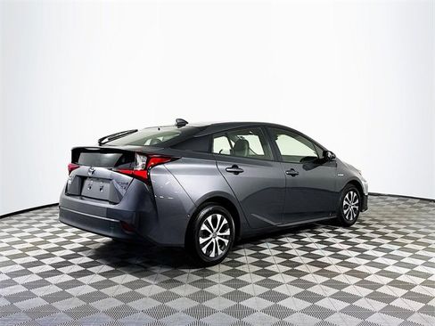 Used 2022 Toyota Prius XLE image 8