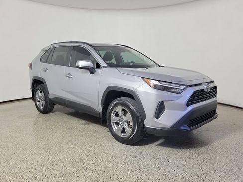 Used 2024 Toyota RAV4 XLE w/ Convenience Package FWD image 4
