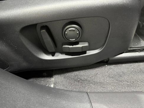 Used 2026 Land Rover Range Rover Velar S image 20