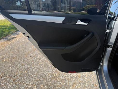 Used 2013 Volkswagen Jetta SE image 13