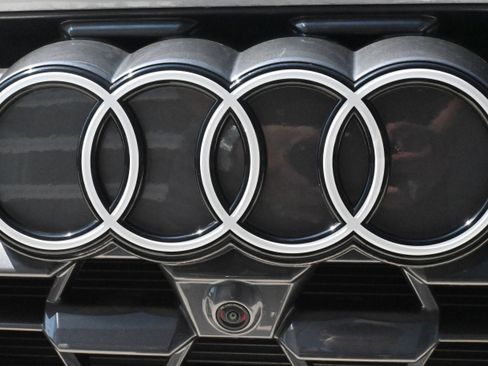 Used 2025 Audi Q5 Premium Plus image 12