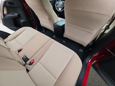 Used 2013 Toyota RAV4 XLE AWD/4WD image 11