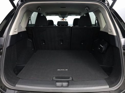 Certified 2026 Nissan Rogue SV image 25