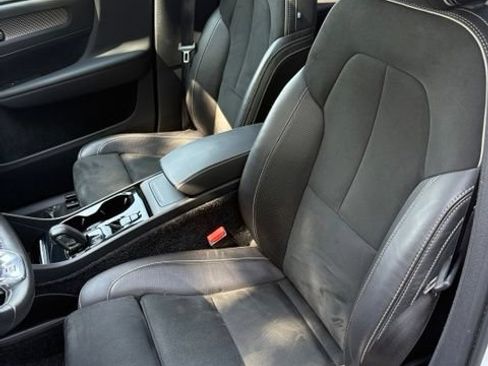 Used 2019 Volvo XC40 T5 R-Design AWD/4WD image 13