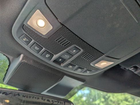 Used 2019 Ford F150 Lariat w/ Equipment Group 502A Luxury AWD/4WD image 23
