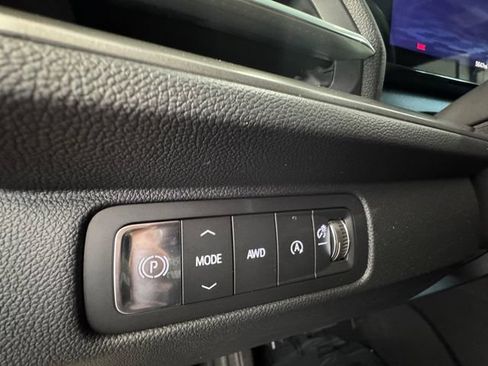 Used 2026 Chevrolet Traverse LT w/ Sun and Wheel Package AWD/4WD image 6