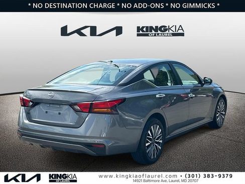 Used 2025 Nissan Altima 2.5 SV FWD image 23