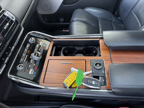 Used 2019 Lincoln Navigator Reserve AWD/4WD image 35