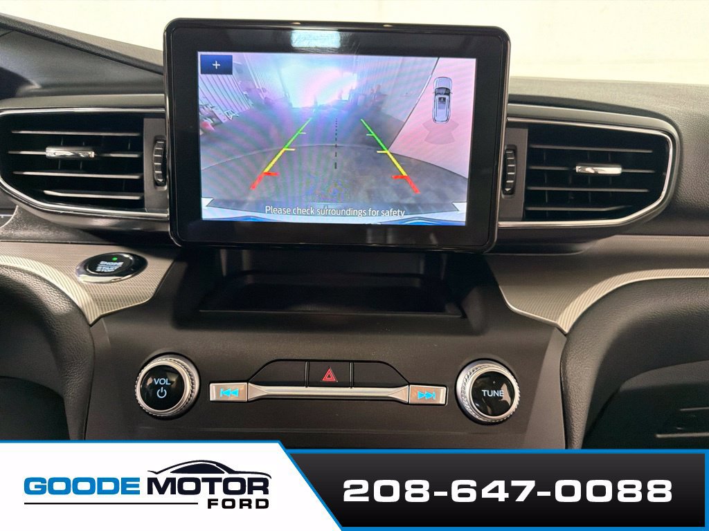 Used 2020 Ford Explorer XLT w/ Equipment Group 202A AWD/4WD image 16