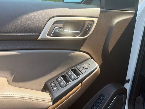 Used 2019 GMC Yukon Denali w/ Denali Ultimate Package AWD/4WD image 28