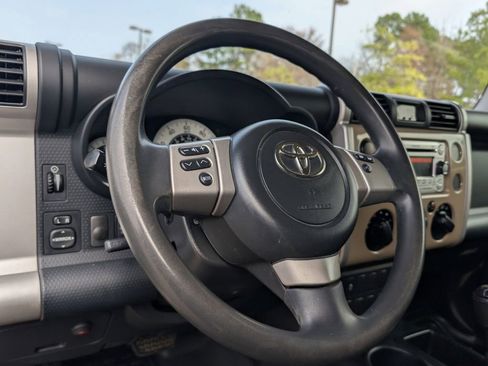 Used 2013 Toyota FJ Cruiser 2WD image 10