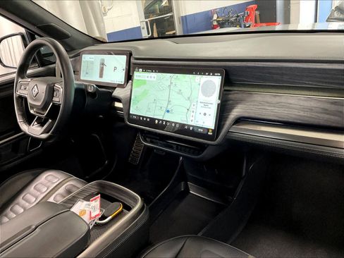 Used 2022 Rivian R1T Adventure image 14