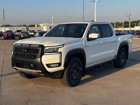 New 2026 Nissan Frontier Pro-X image 2