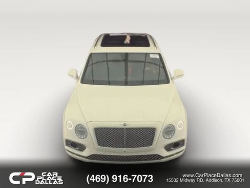 Used 2018 Bentley Bentayga image 3