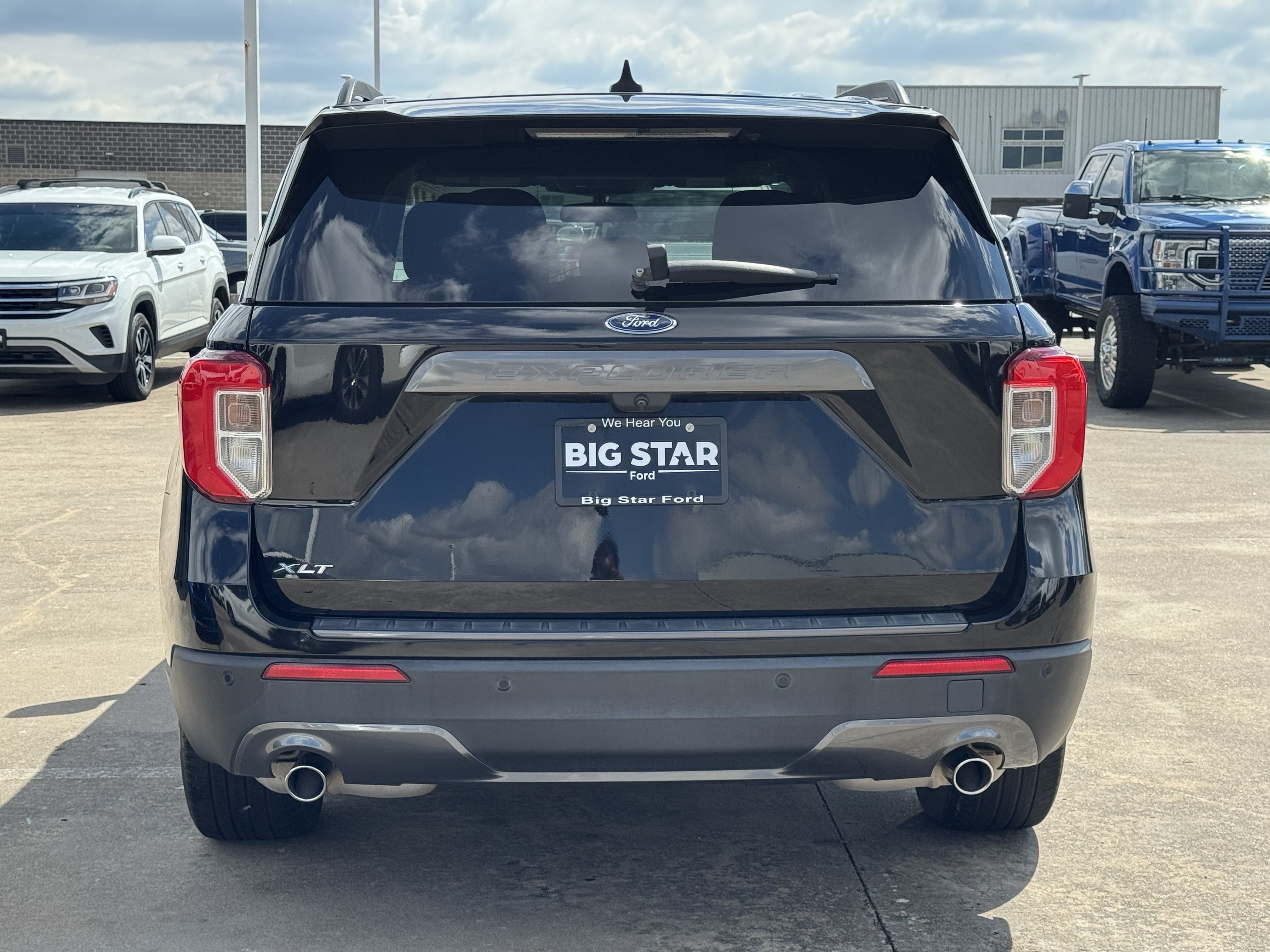 Used 2023 Ford Explorer XLT w/ Equipment Group 202A RWD image 7