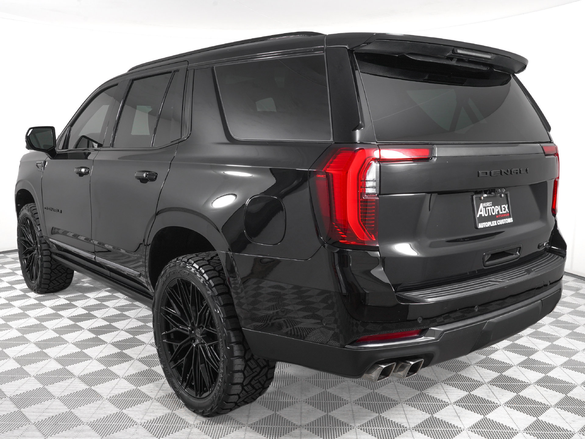 Used 2026 GMC Yukon Denali Ultimate AWD/4WD image 8