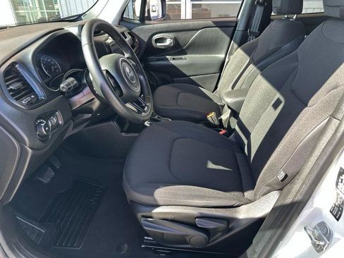 Used 2018 Jeep Renegade Altitude image 13