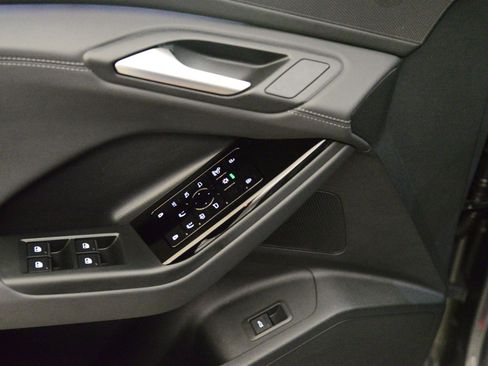 Used 2025 Audi Q6 e-tron Premium Plus w/ Premium Plus image 11