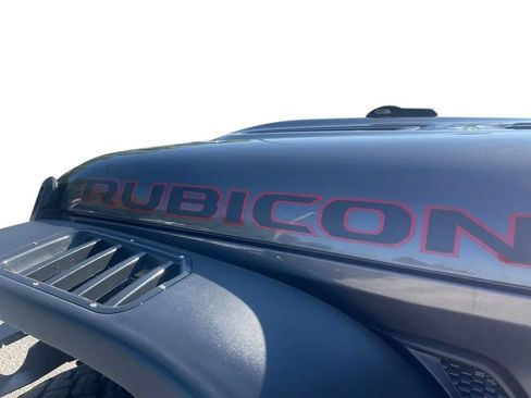 Used 2021 Jeep Wrangler Unlimited Rubicon w/ Cold Weather Group AWD/4WD image 15