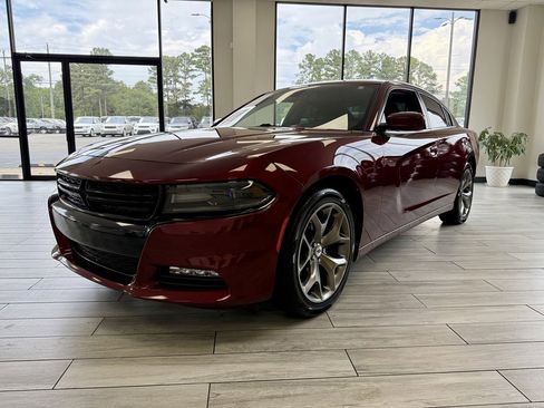 Used 2017 Dodge Charger SXT w/ Rallye Group image 3