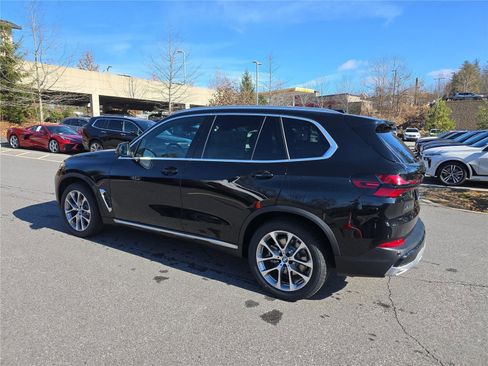 New 2026 BMW X5 xDrive40i w/ Premium Package AWD/4WD image 7