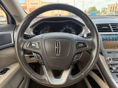 Used 2019 Lincoln MKZ Premiere FWD image 16