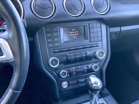 Used 2018 Ford Mustang Coupe image 6