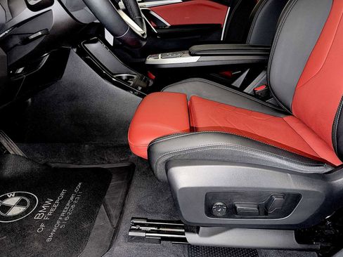 Used 2025 BMW X1 xDrive28i w/ Premium Package image 10